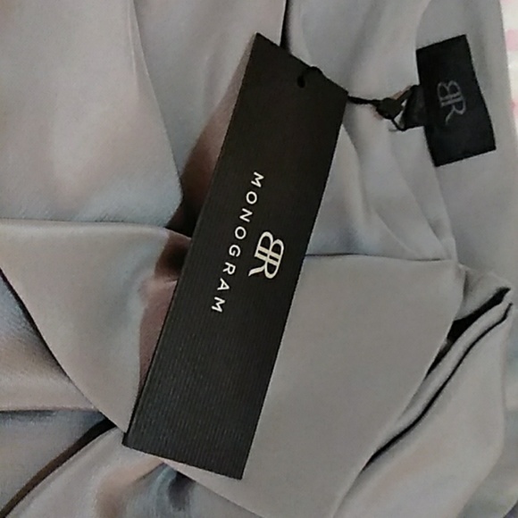 Stunning NWT Grey Silk Skirt. - Picture 3 of 7